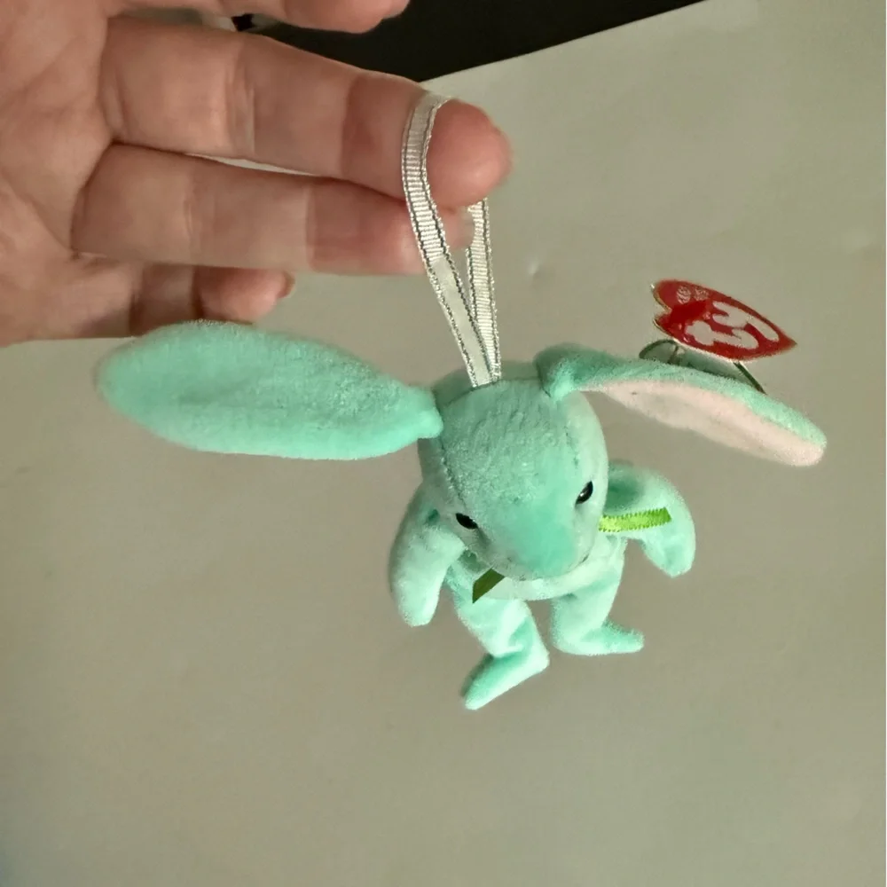 2001 Hippity the Rabbit BASKET Beanie Baby